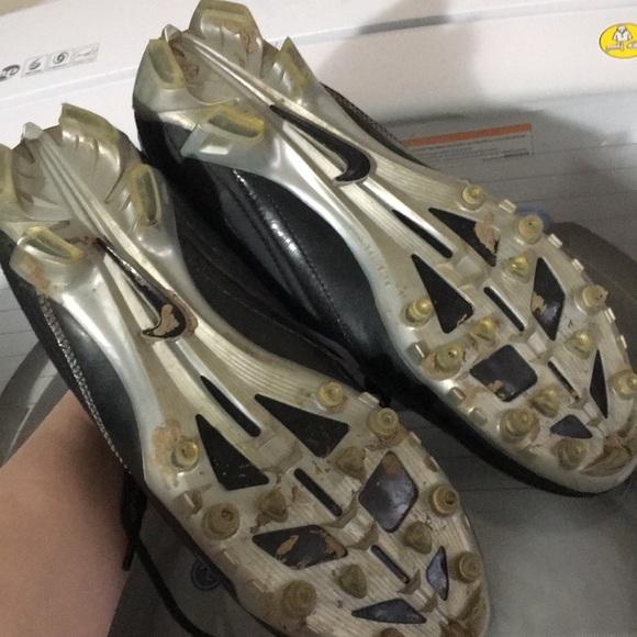 8️⃣👟Women’s Nike Cleats👟8️⃣ - Picture 2 of 3